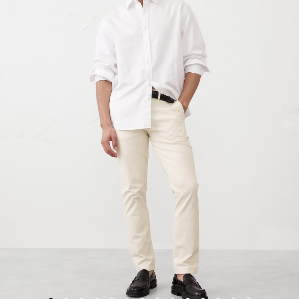 NWT Banana Republic Factory SLIM LIVED-IN CHINO Cream Light Transition Cream